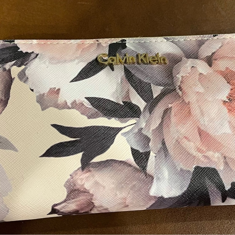 Calvin Klein Floral Wallet - Cream and Pink
